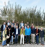 Mitglieder verschiedener Serviceclubs auf der Ostalb bei der Begehung des Naturerlebnis- und Waldlehrpfades im September 2025. Foto: U. Betzold